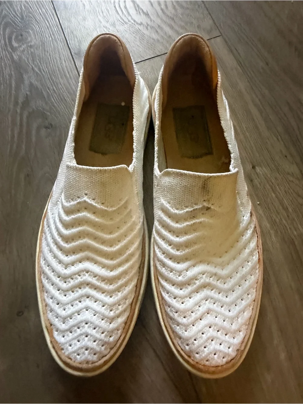 UGG woman  Cream Knit Slip-On Loafers